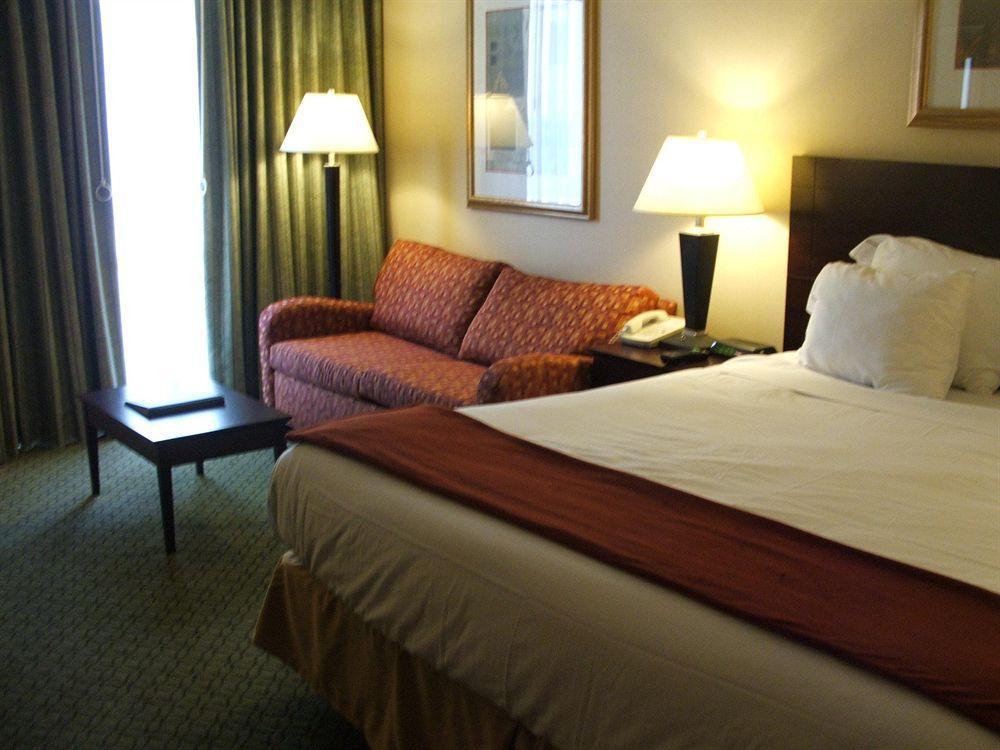 Holiday Inn Express & Suites Springfield By Ihg Exterior foto