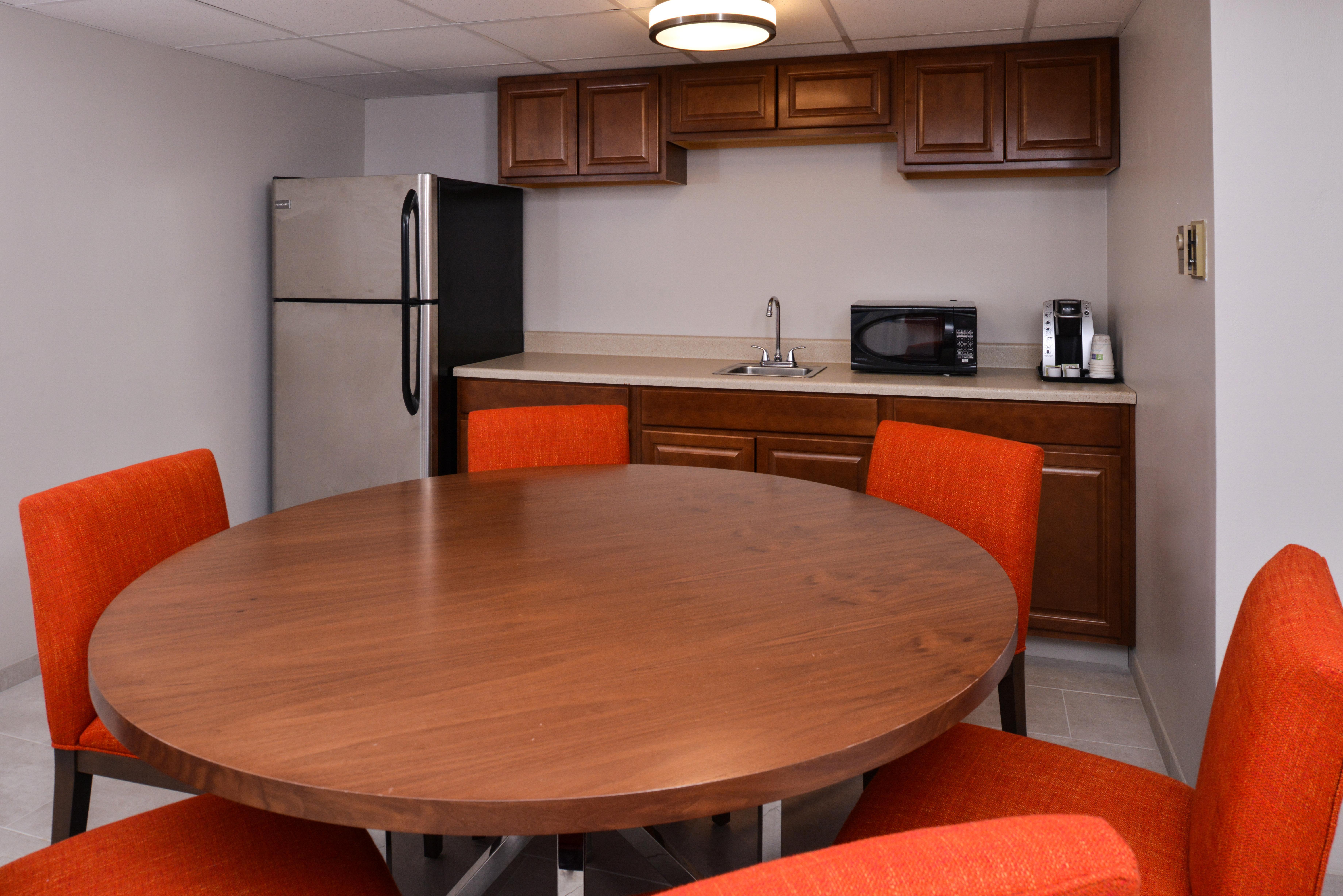 Holiday Inn Express & Suites Springfield By Ihg Exterior foto