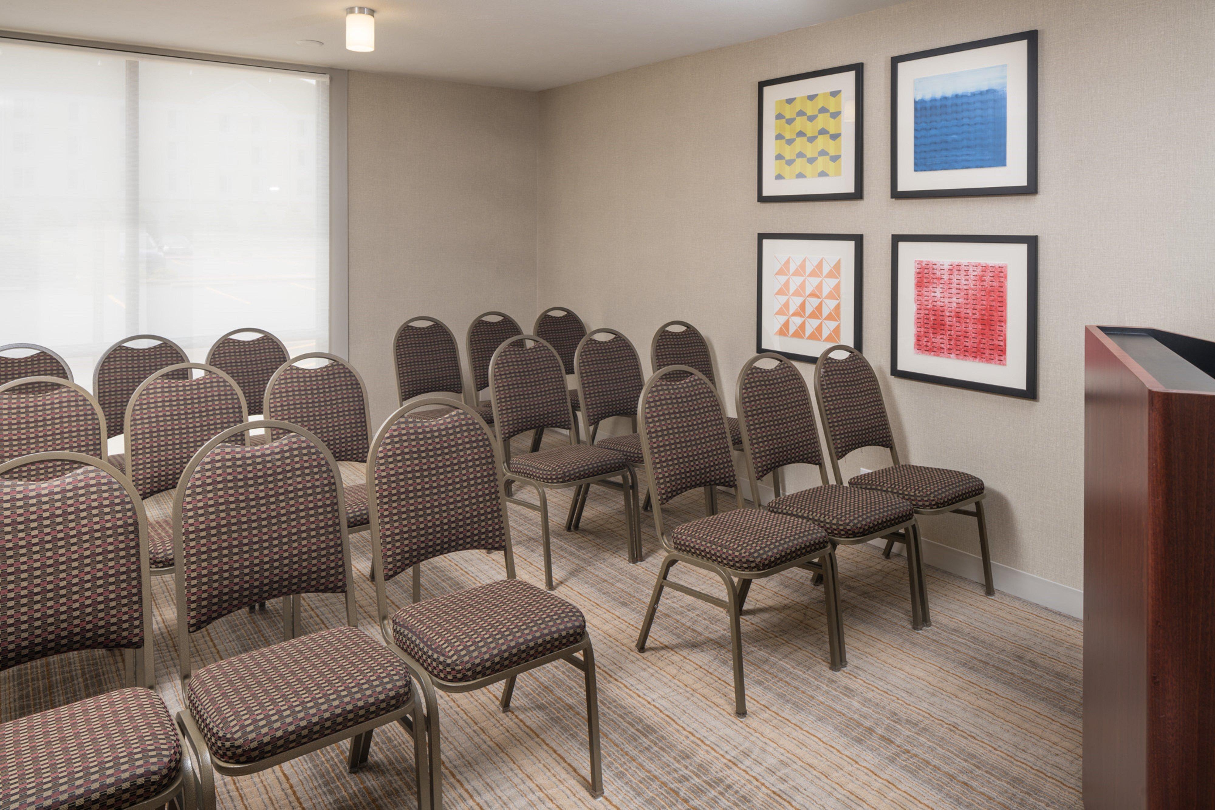 Holiday Inn Express & Suites Springfield By Ihg Exterior foto