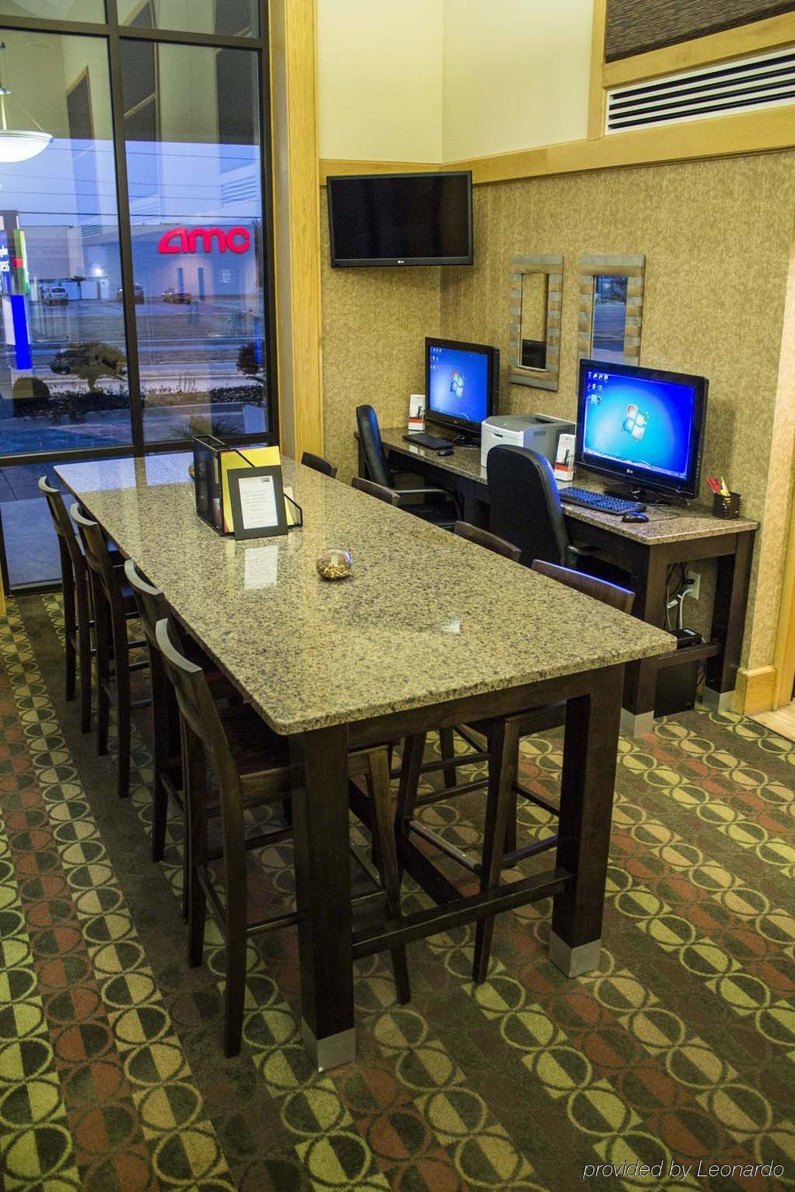 Holiday Inn Express & Suites Springfield By Ihg Exterior foto